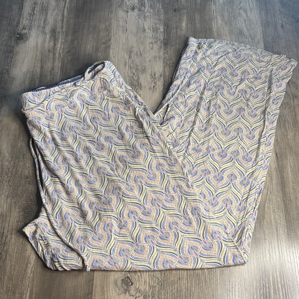 Lucy & Laurel Paisley Wide Leg Lounge Pants in Cream, Lavender & Light Blue